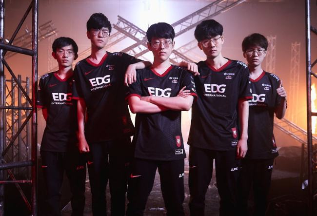 体验的双重 体验的双重